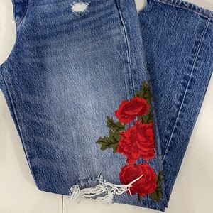 Women’s Distressed Levi’s rose embroidered